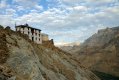 Převládajícím náboženstvím v Ladakhu je buddhismus. (Buddhistický klášter, Wakha)