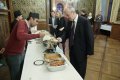 Hosté mohli ochutnat tibetské knedlíčky Momo, tibetské cookies s názvem Khatse a tibetské pivo chang.